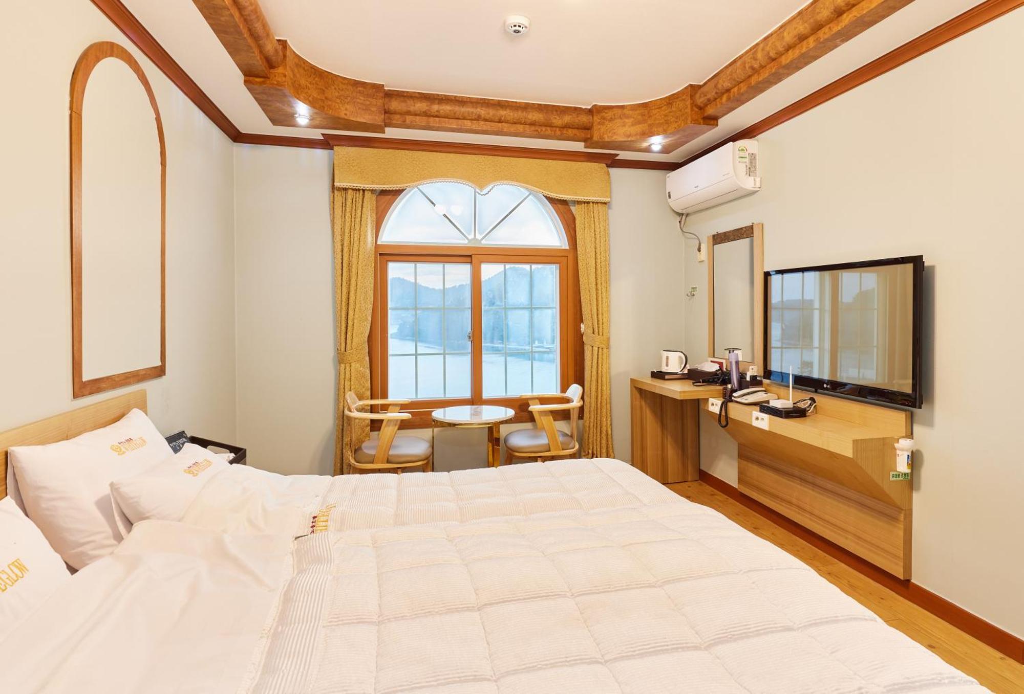 Goheung Hayan Noeul Hotel Eksteriør billede